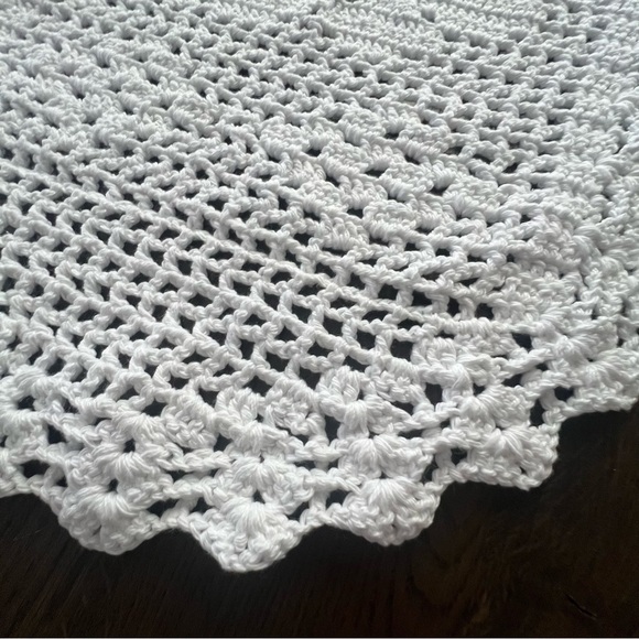 White Crochet Table Runner with Flower Design - Picture 3 of 10
